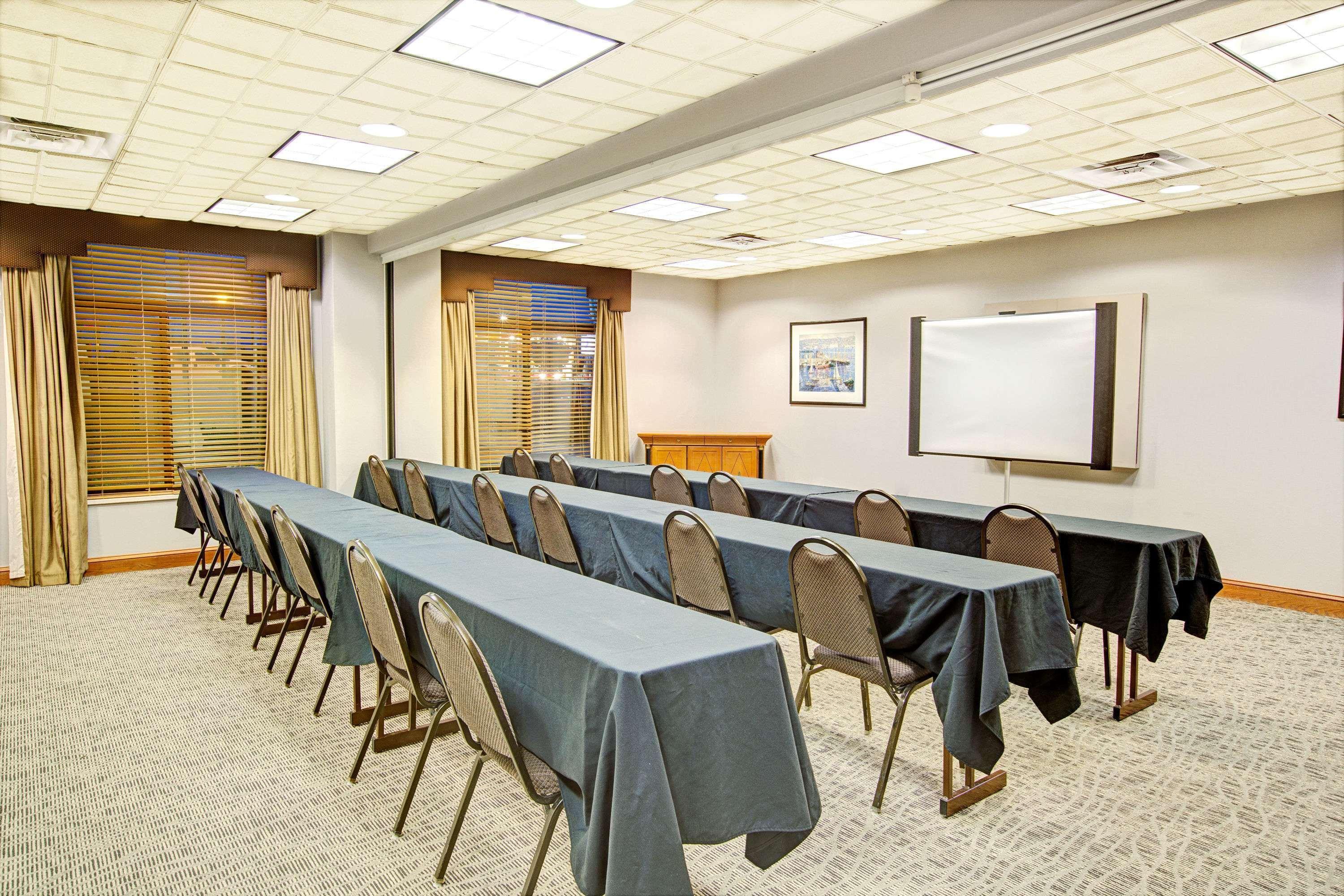La Quinta Inn & Suites By Wyndham Mooresville Bagian luar foto